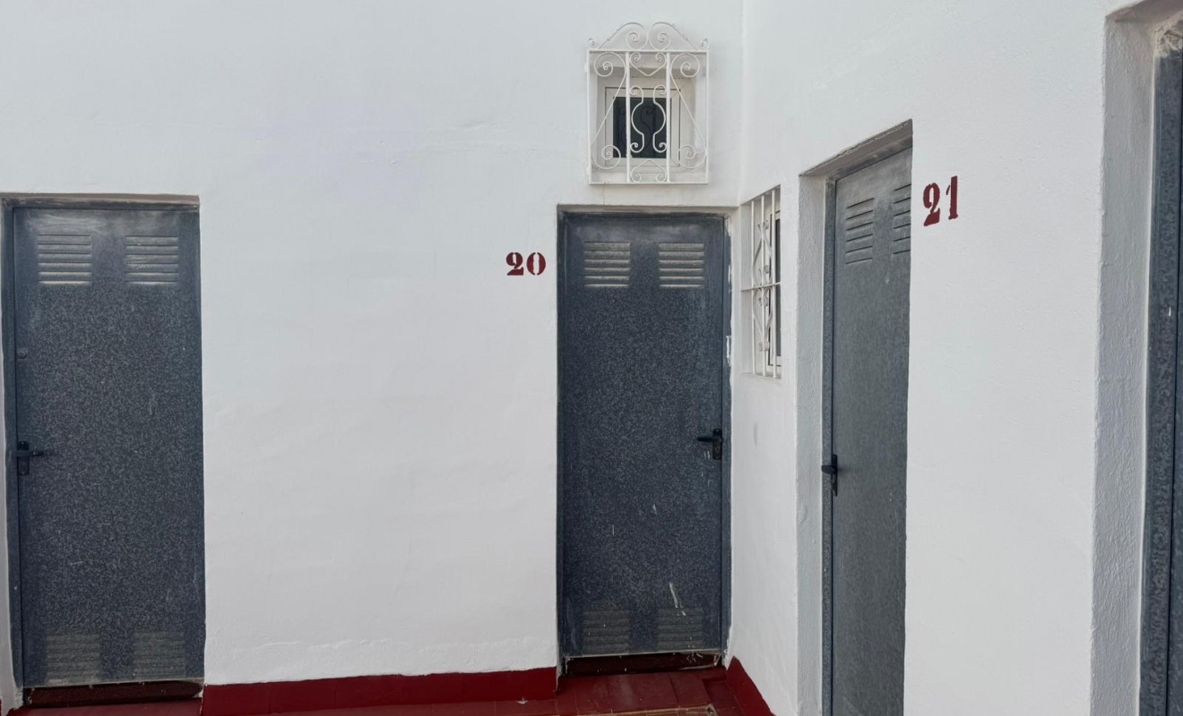 Sale - Apartamento - Torrevieja - Playa del Acequión