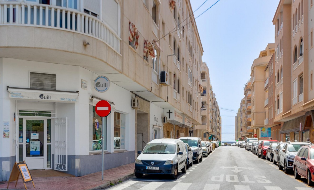 Sale - Apartamento - Torrevieja - Playa del Acequión