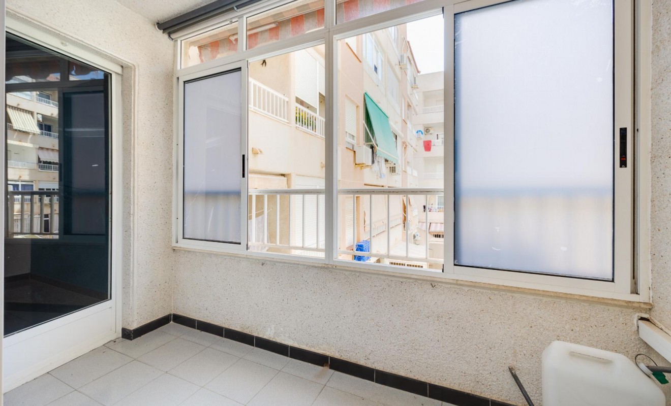 Sale - Apartamento - Torrevieja - Playa de Los Locos-Curva del Palangre