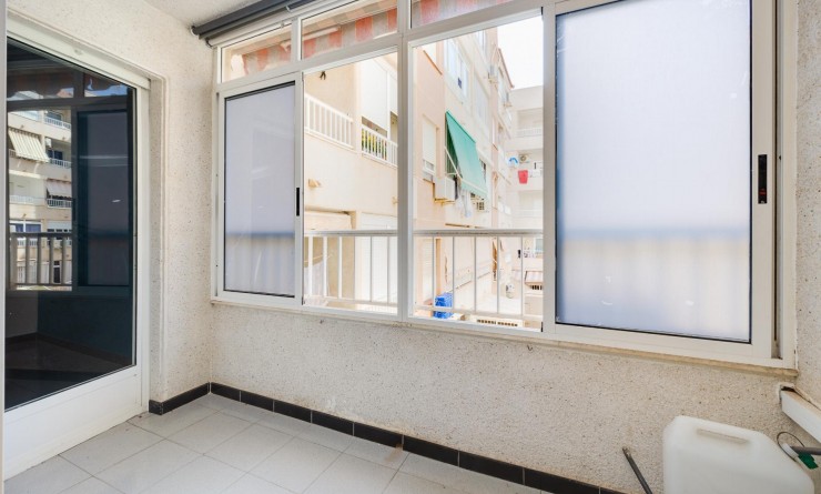 Sale - Apartamento - Torrevieja - Playa de Los Locos-Curva del Palangre
