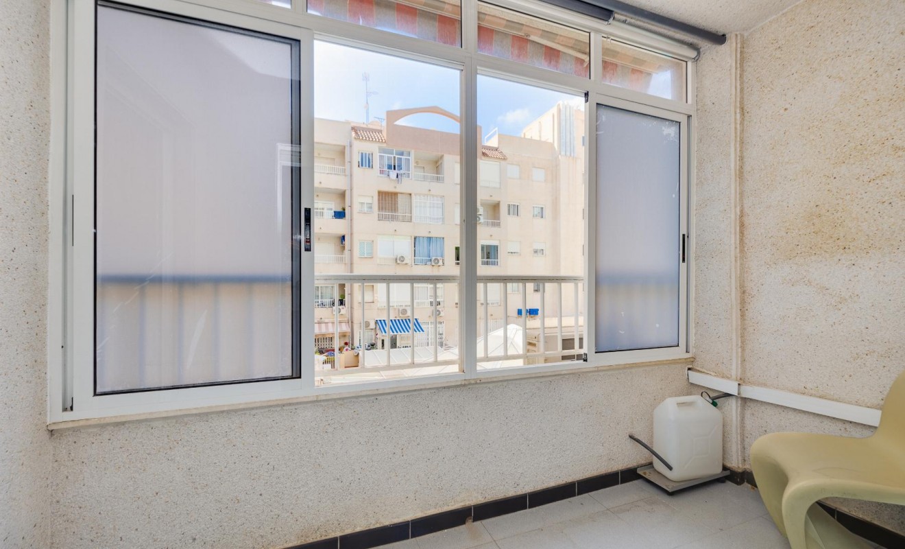 Sale - Apartamento - Torrevieja - Playa de Los Locos-Curva del Palangre