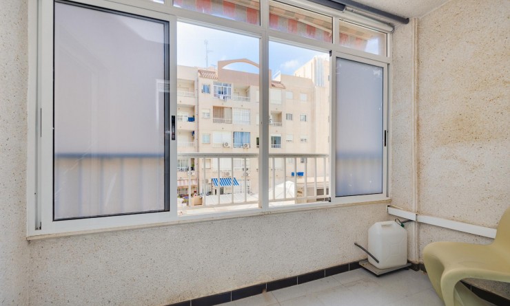 Sale - Apartamento - Torrevieja - Playa de Los Locos-Curva del Palangre