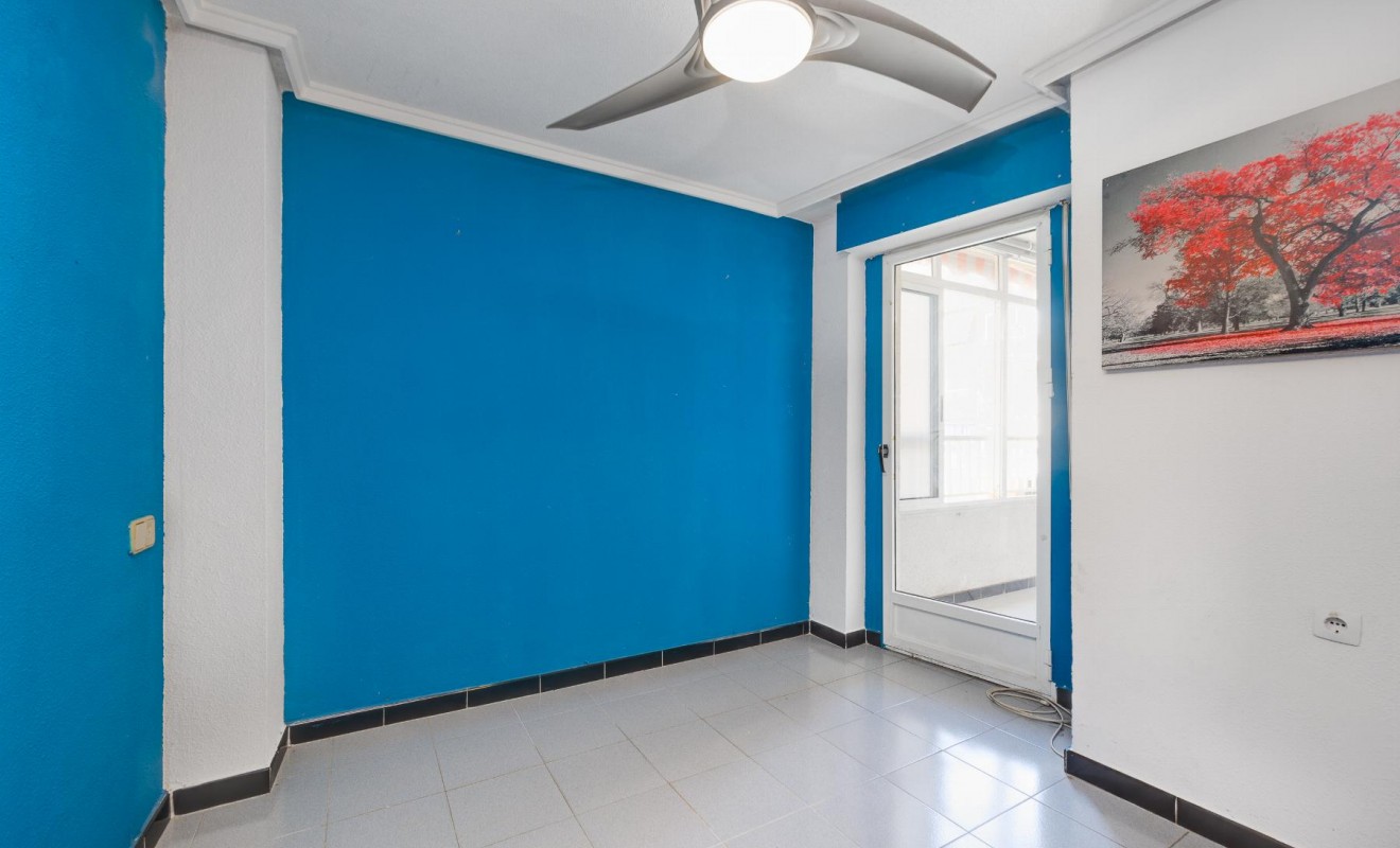 Sale - Apartamento - Torrevieja - Playa de Los Locos-Curva del Palangre