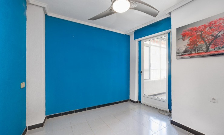 Sale - Apartamento - Torrevieja - Playa de Los Locos-Curva del Palangre