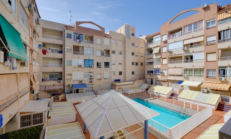 Sale - Apartamento - Torrevieja - Playa de Los Locos-Curva del Palangre