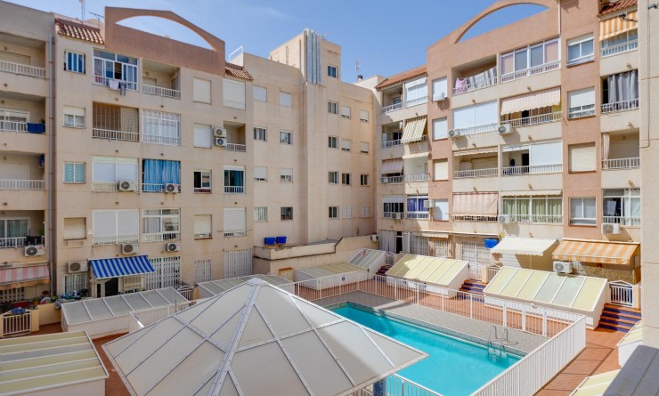 Sale - Apartamento - Torrevieja - Playa de Los Locos-Curva del Palangre