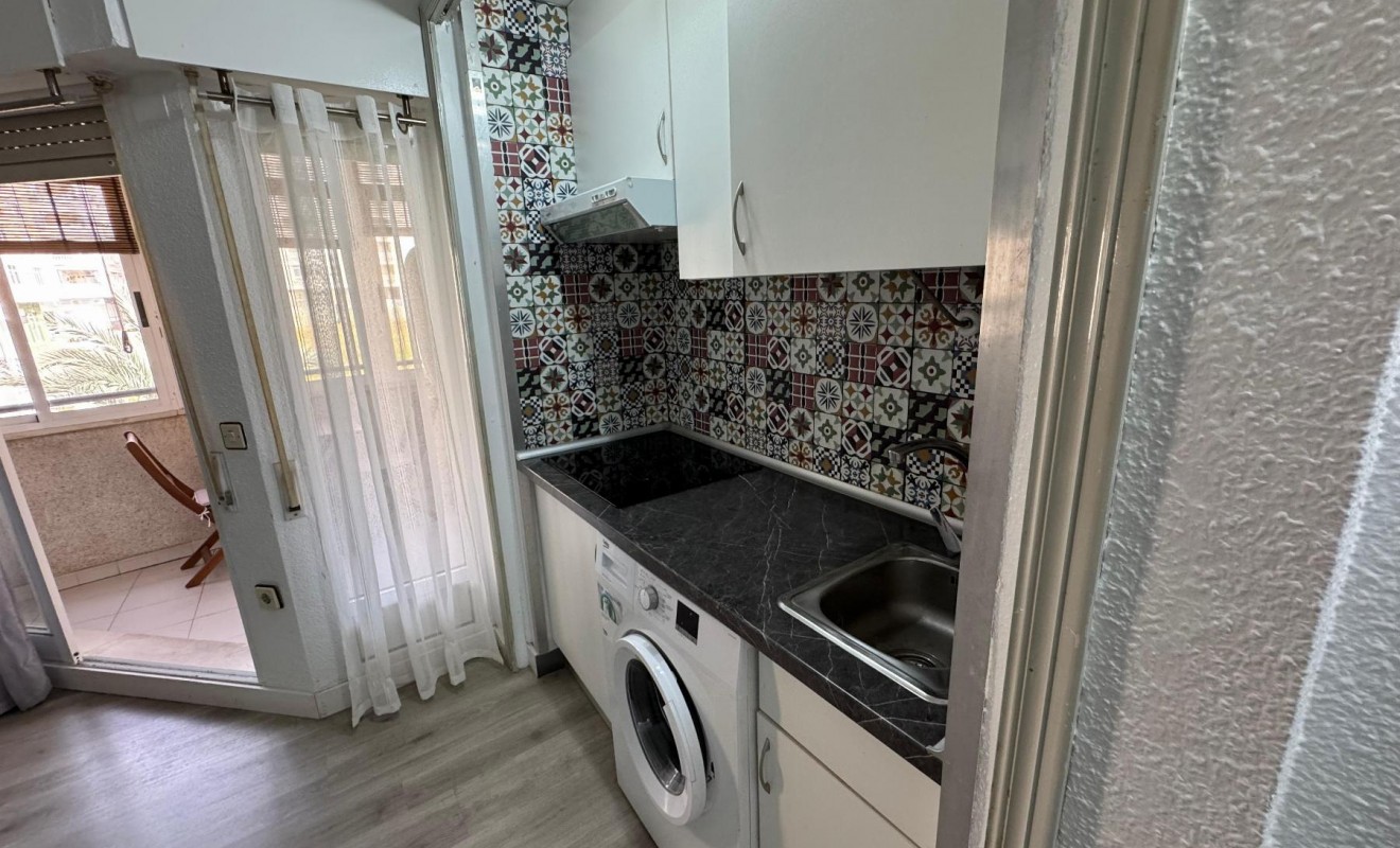 Sale - Estudio - Torrevieja - Playa de Los Locos-Curva del Palangre