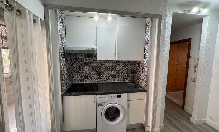 Sale - Estudio - Torrevieja - Playa de Los Locos-Curva del Palangre