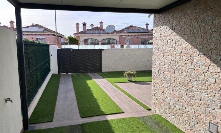 Wederverkoop - Semi Detached Villa - Los Montesinos - La Herada