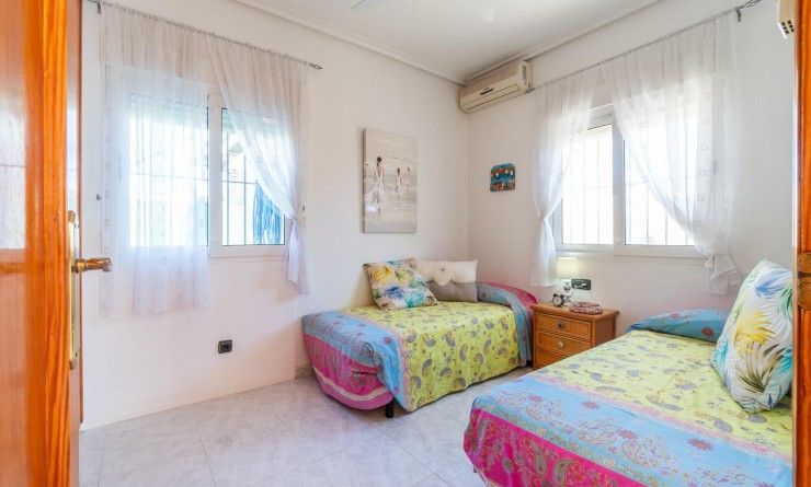 Wederverkoop - Villa - Orihuela Costa - La Zenia