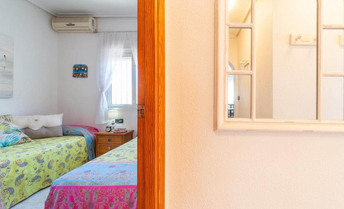 Wederverkoop - Villa - Orihuela Costa - La Zenia