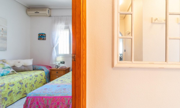 Wederverkoop - Villa - Orihuela Costa - La Zenia