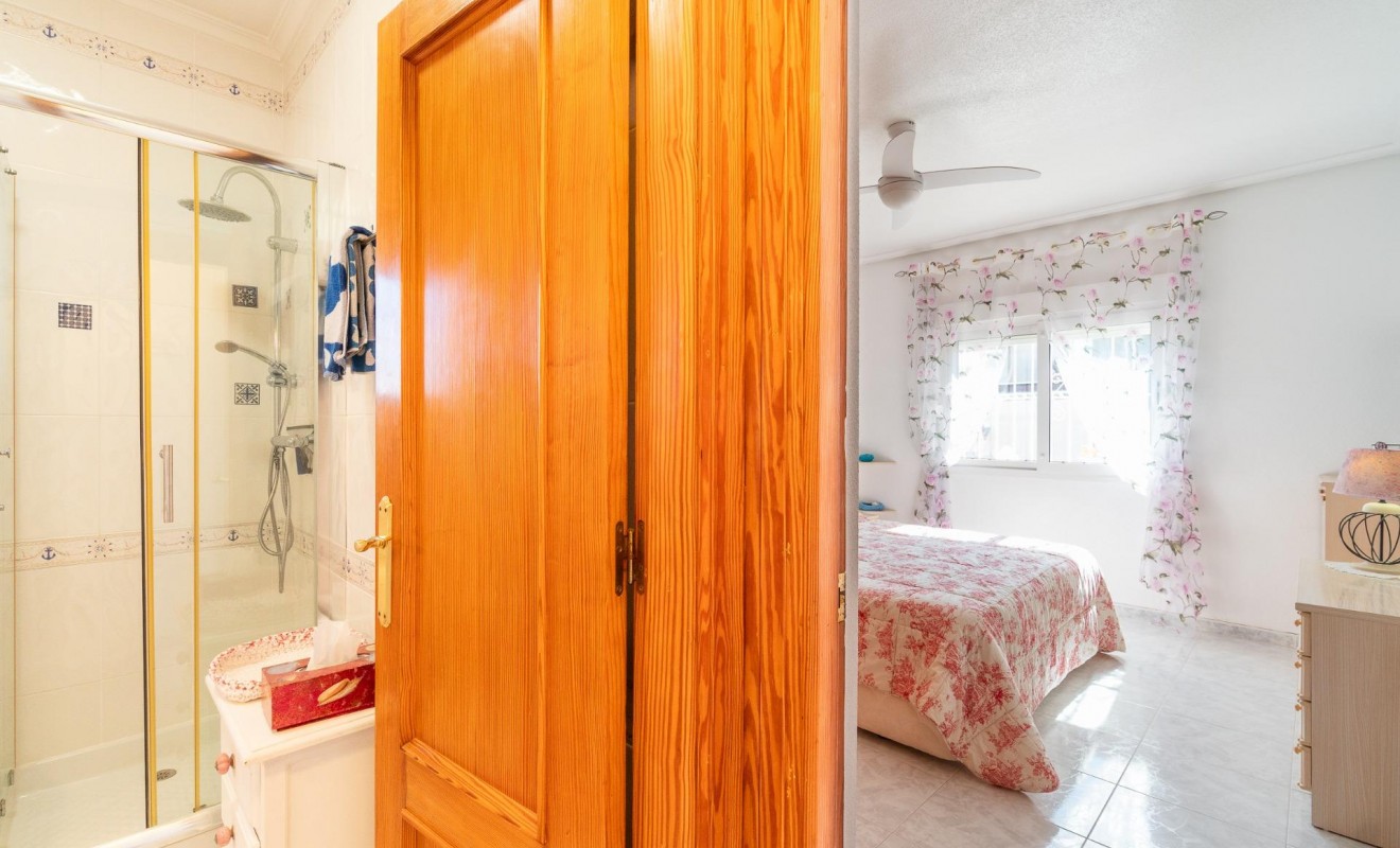 Wederverkoop - Villa - Orihuela Costa - La Zenia