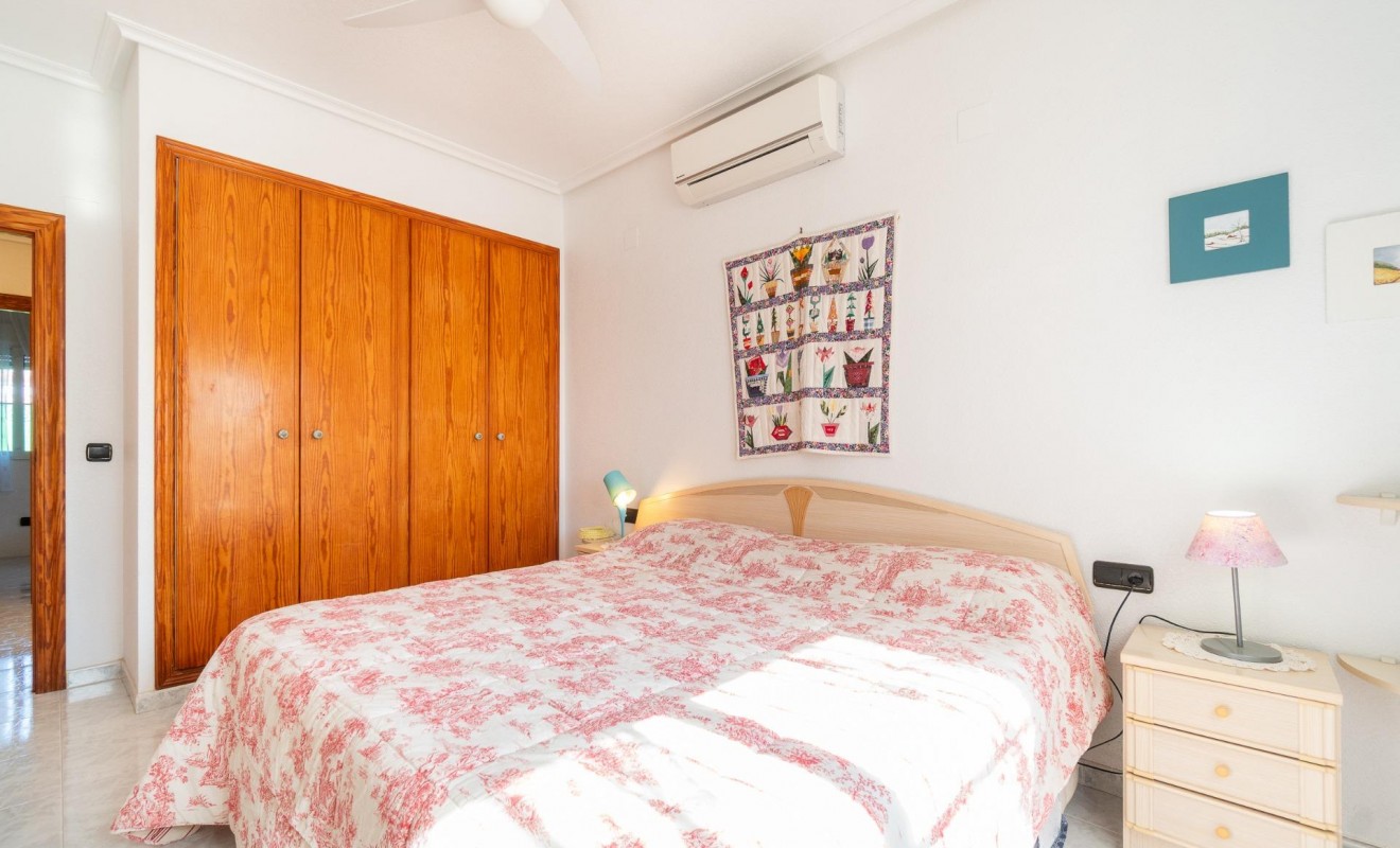 Wederverkoop - Villa - Orihuela Costa - La Zenia