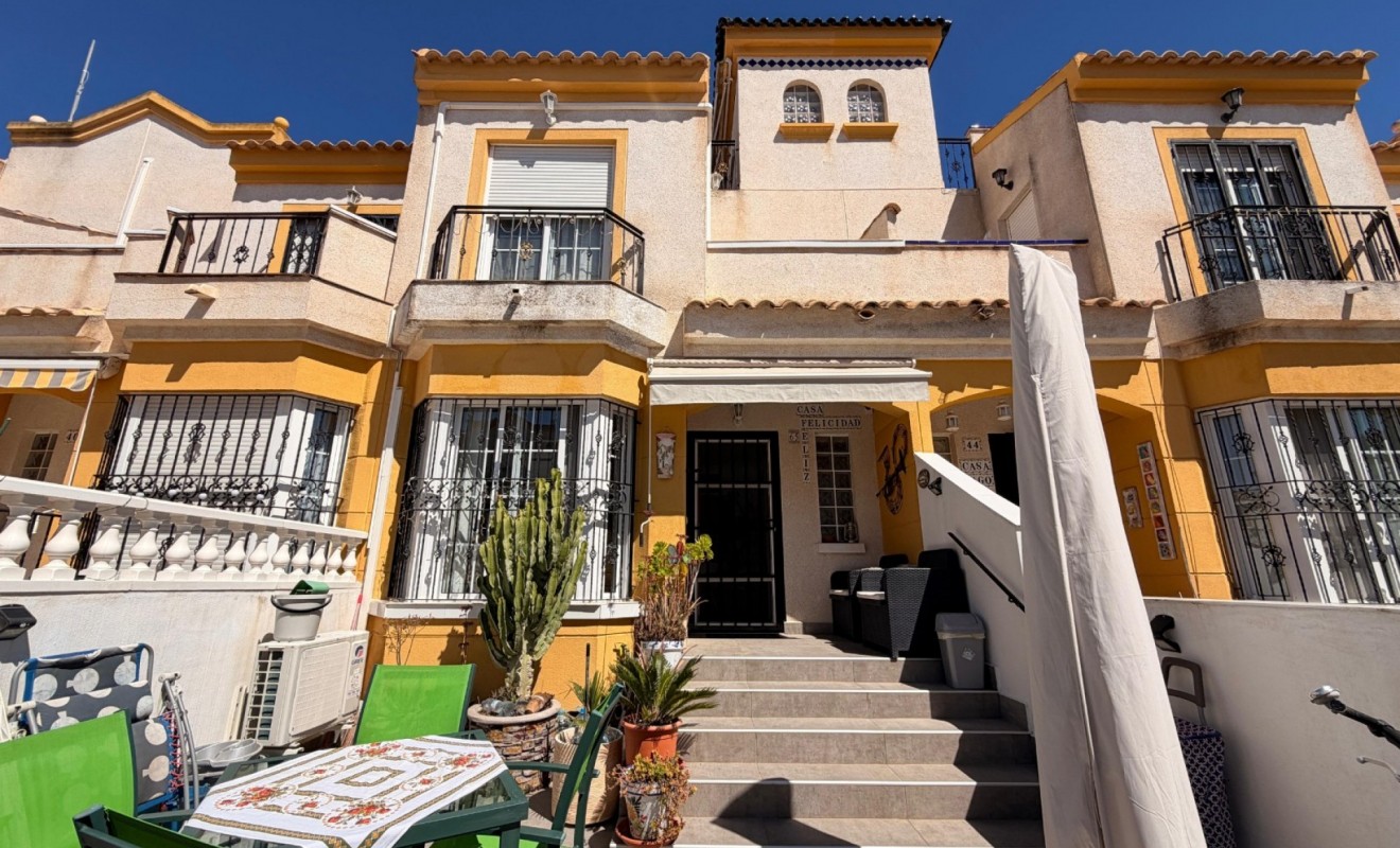 Sale - Townhouse - El Raso