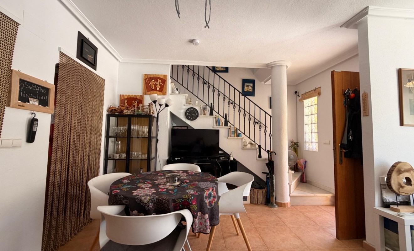 Sale - Townhouse - El Raso