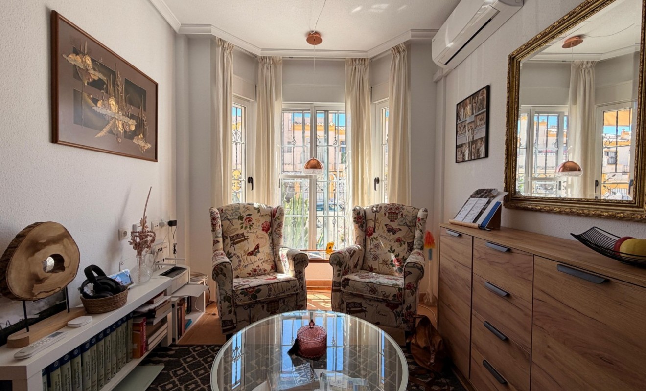 Sale - Townhouse - El Raso