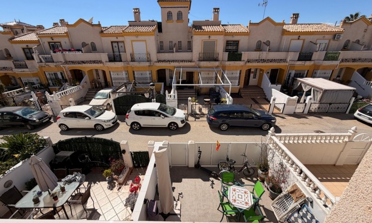 Sale - Townhouse - El Raso