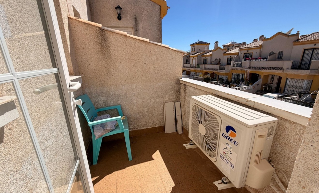 Sale - Townhouse - El Raso