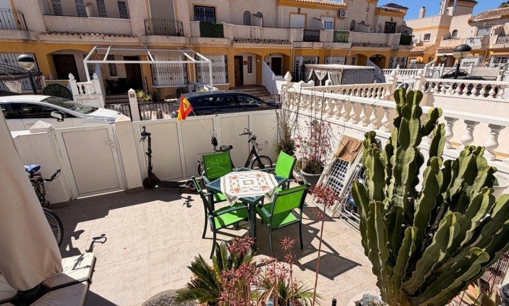 Sale - Townhouse - El Raso