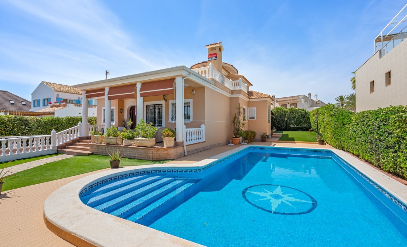 Wederverkoop - Villa - Torrevieja - La Mata