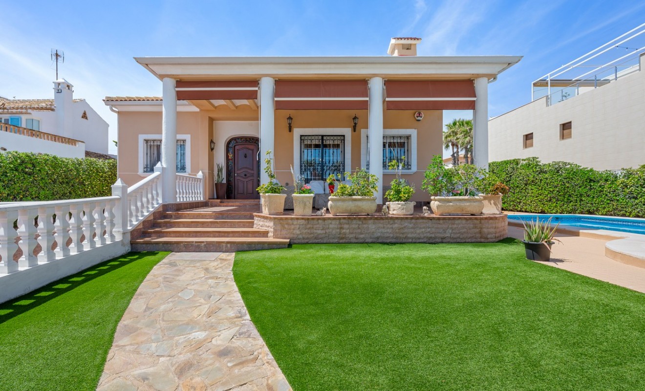 Wederverkoop - Villa - Torrevieja - La Mata