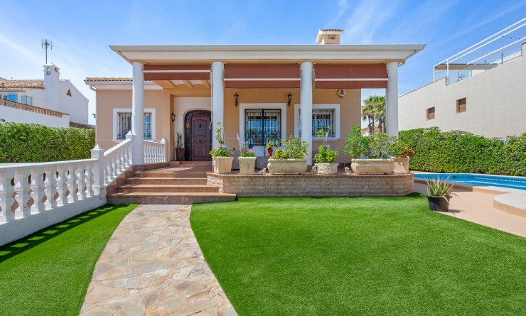 Wederverkoop - Villa - Torrevieja - La Mata
