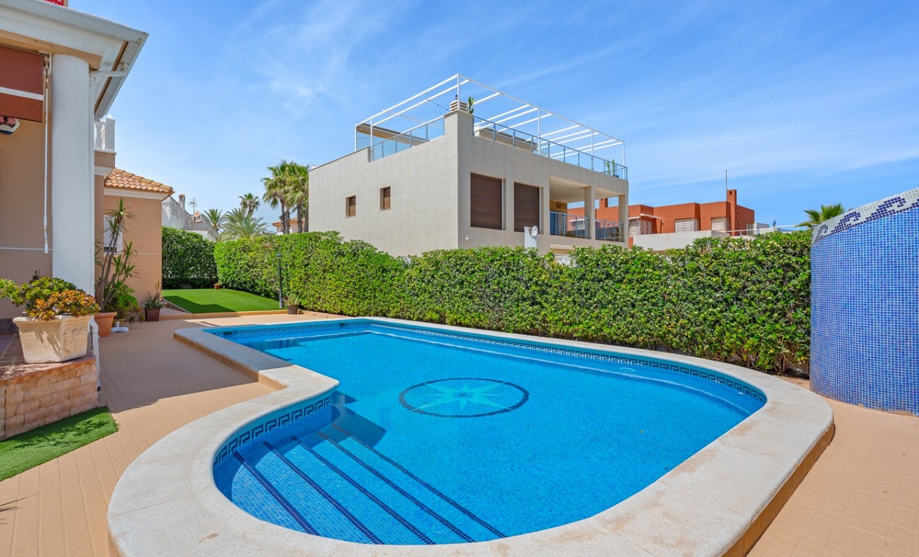 Wederverkoop - Villa - Torrevieja - La Mata