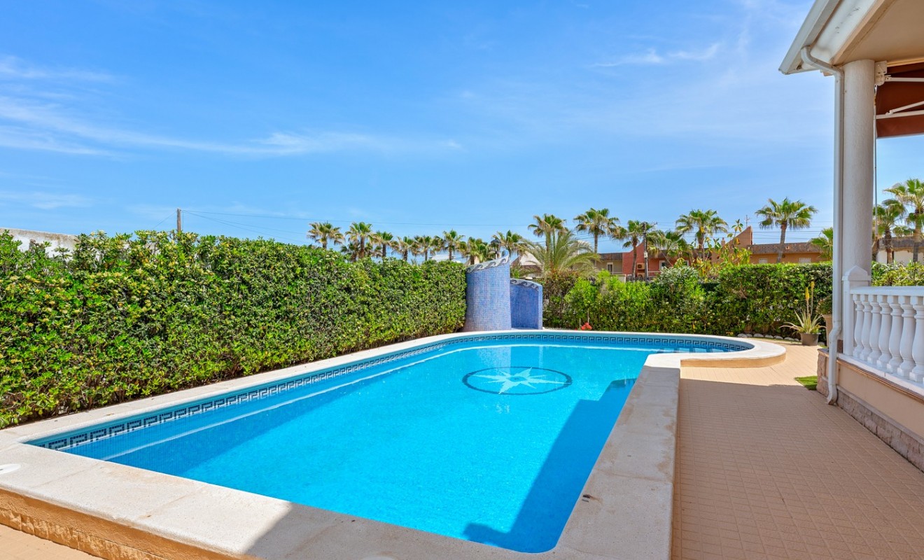 Wederverkoop - Villa - Torrevieja - La Mata