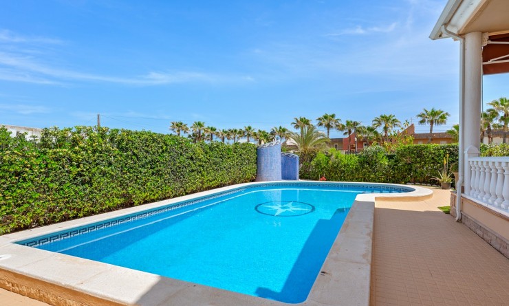 Wederverkoop - Villa - Torrevieja - La Mata