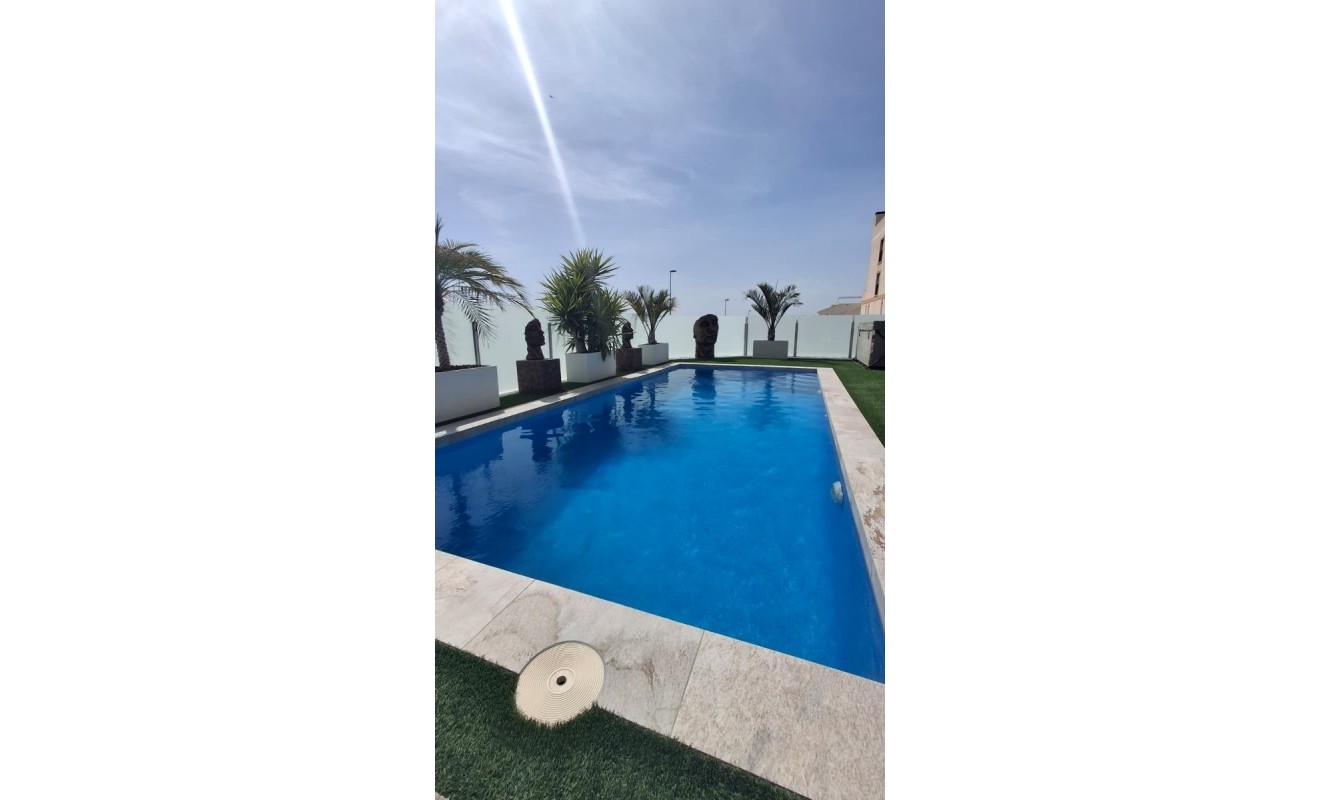 Wederverkoop - Villa - Orihuela - Entre Naranjos Vistabella Golf