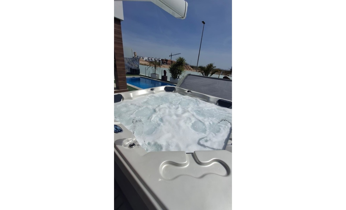 Wederverkoop - Villa - Orihuela - Entre Naranjos Vistabella Golf