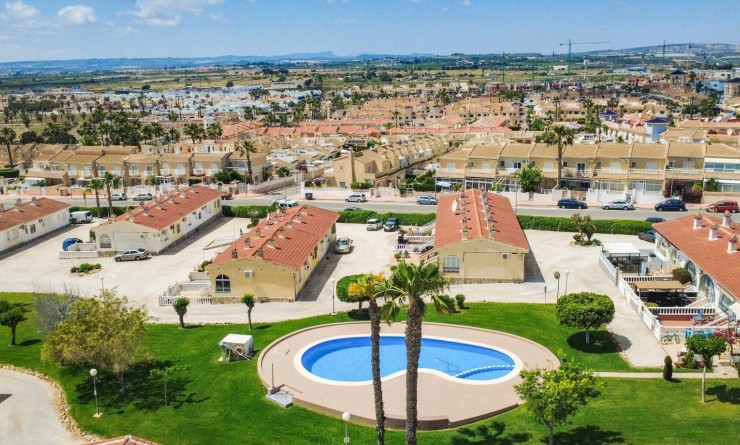 Sale - Bungalow - Ciudad Quesada