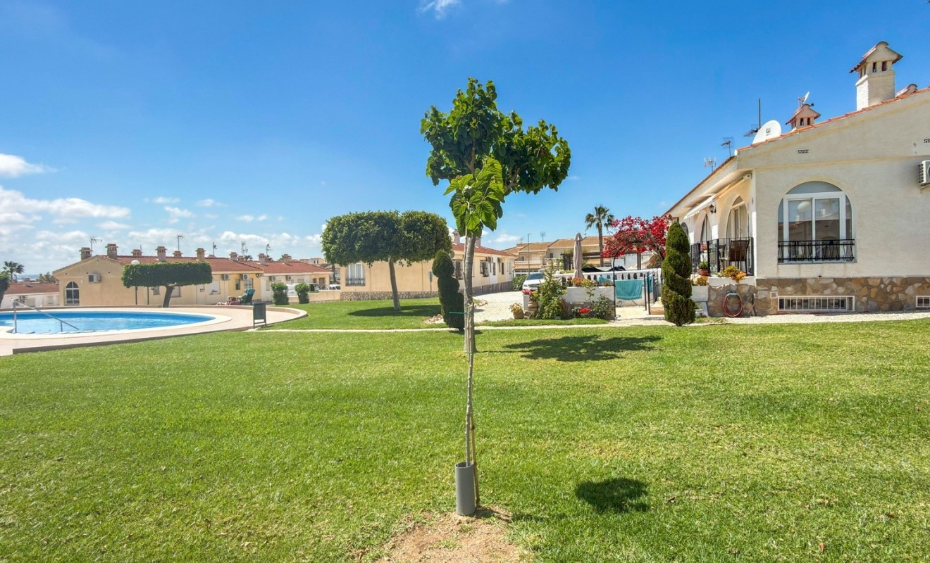 Sale - Bungalow - Ciudad Quesada