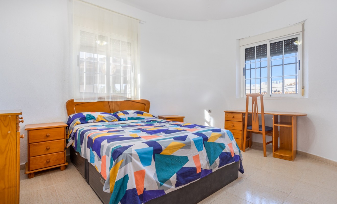 Wederverkoop - Detached villa - Torrevieja - Urbanización San Luis