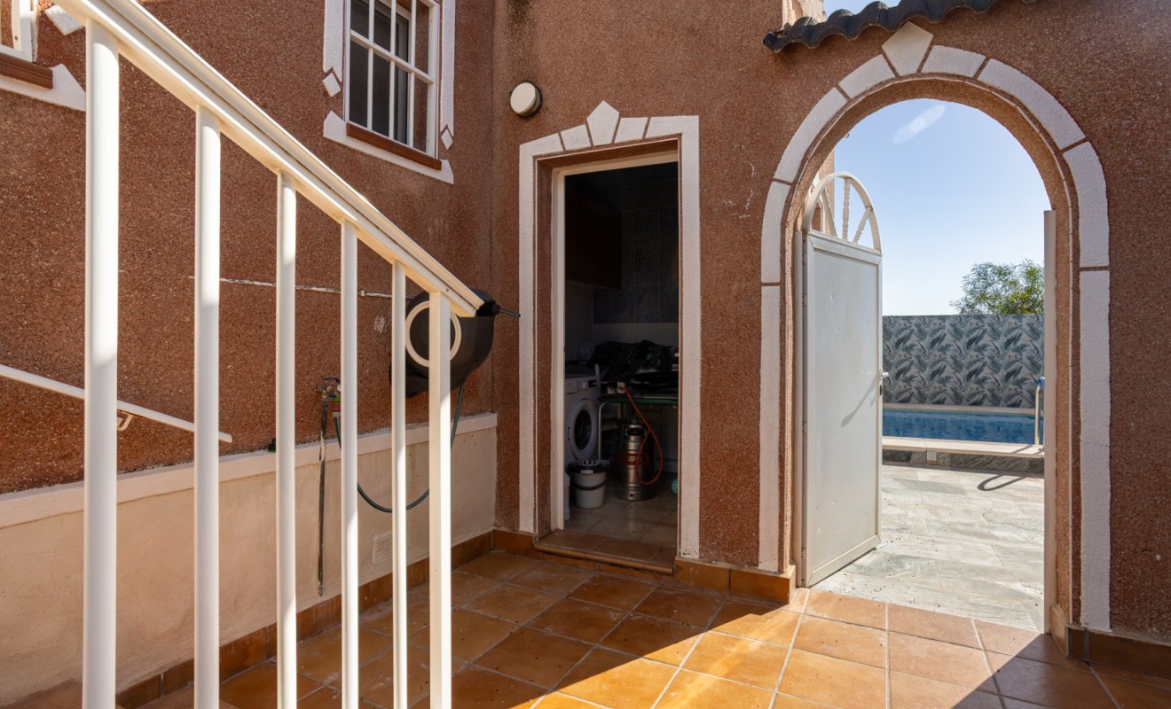 Wederverkoop - Detached villa - Torrevieja - Urbanización San Luis
