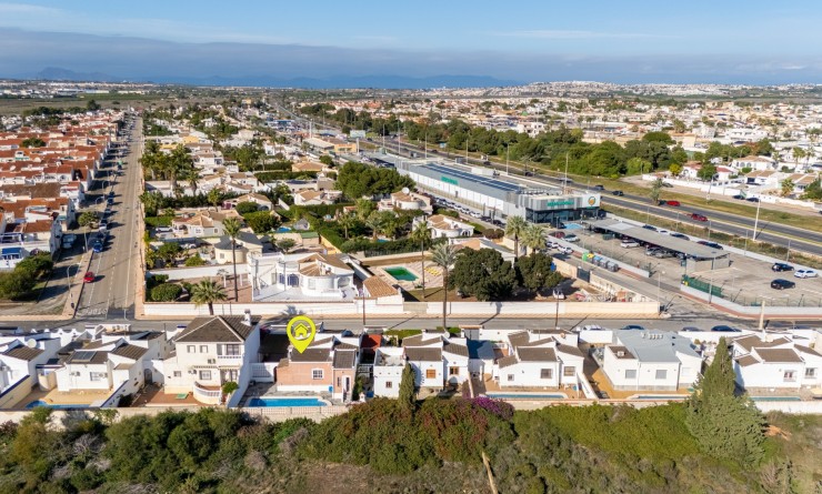 Wederverkoop - Detached villa - Torrevieja - Urbanización San Luis