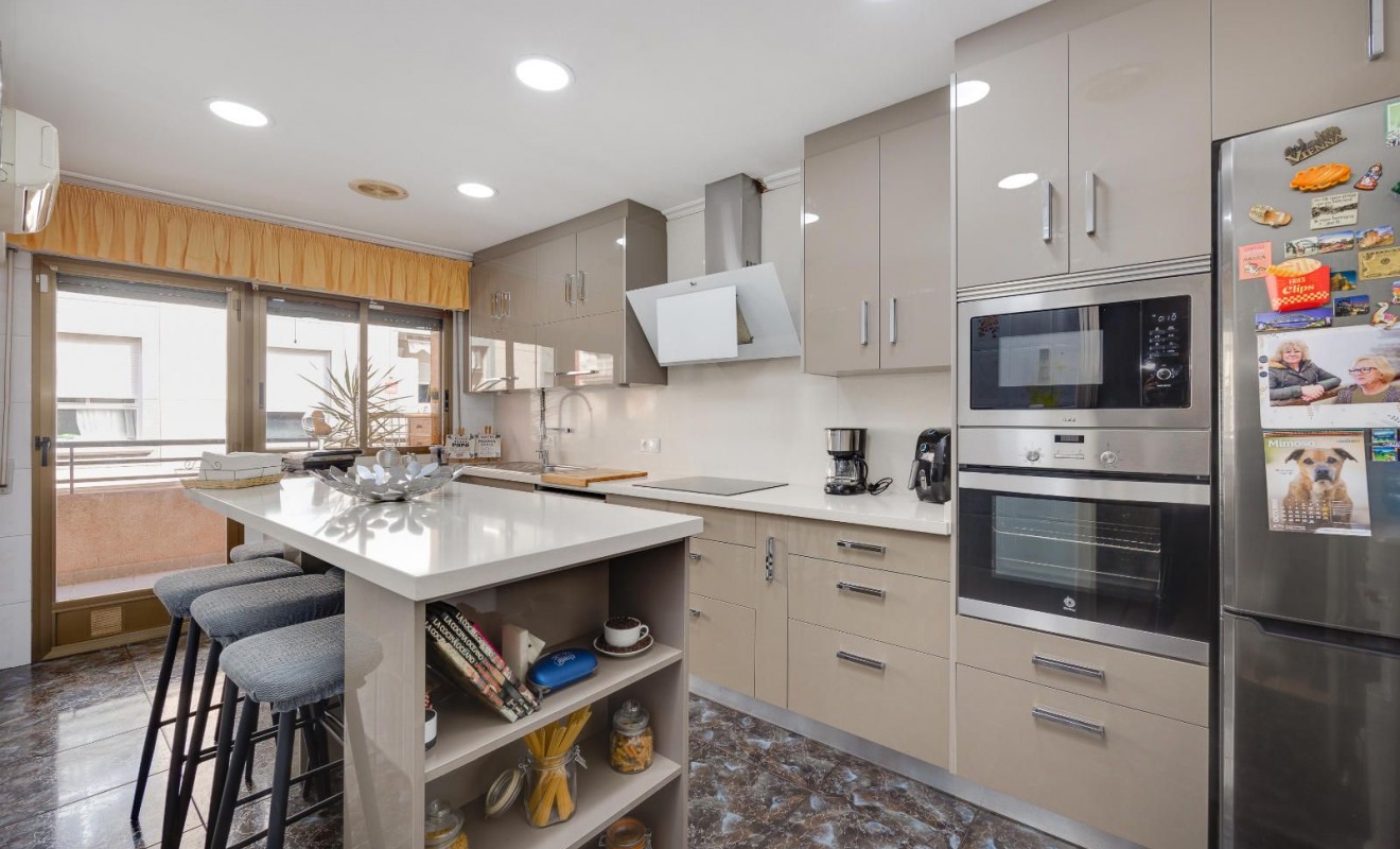 Revente - Appartement - Torrevieja - Centro - Muelle Pesquero