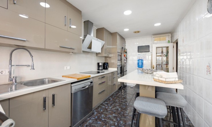 Revente - Appartement - Torrevieja - Centro - Muelle Pesquero