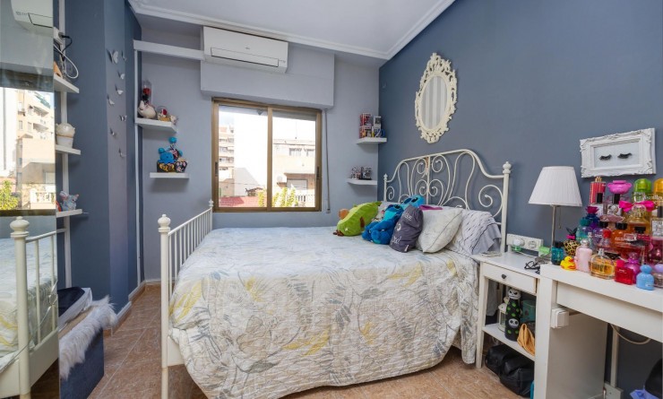 Revente - Appartement - Torrevieja - Centro - Muelle Pesquero