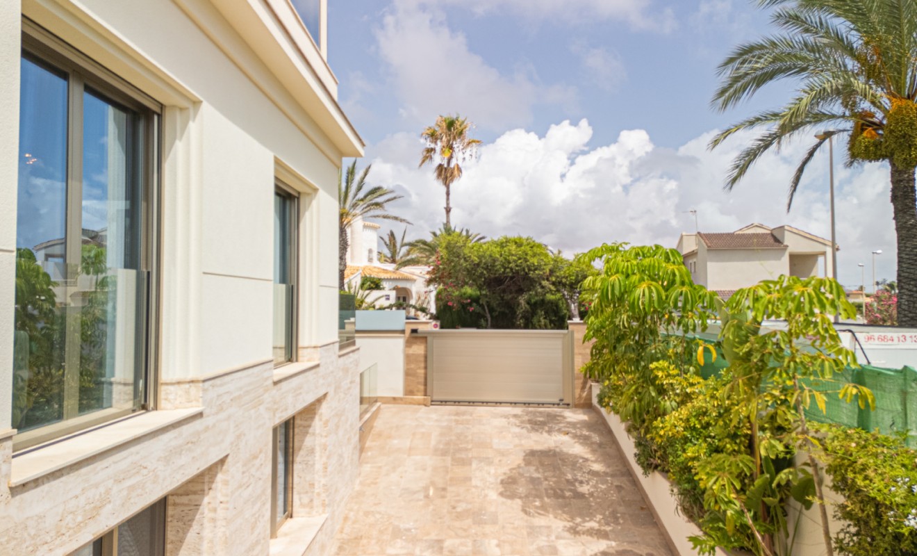 Wederverkoop - Villa - La Zenia - Beachside