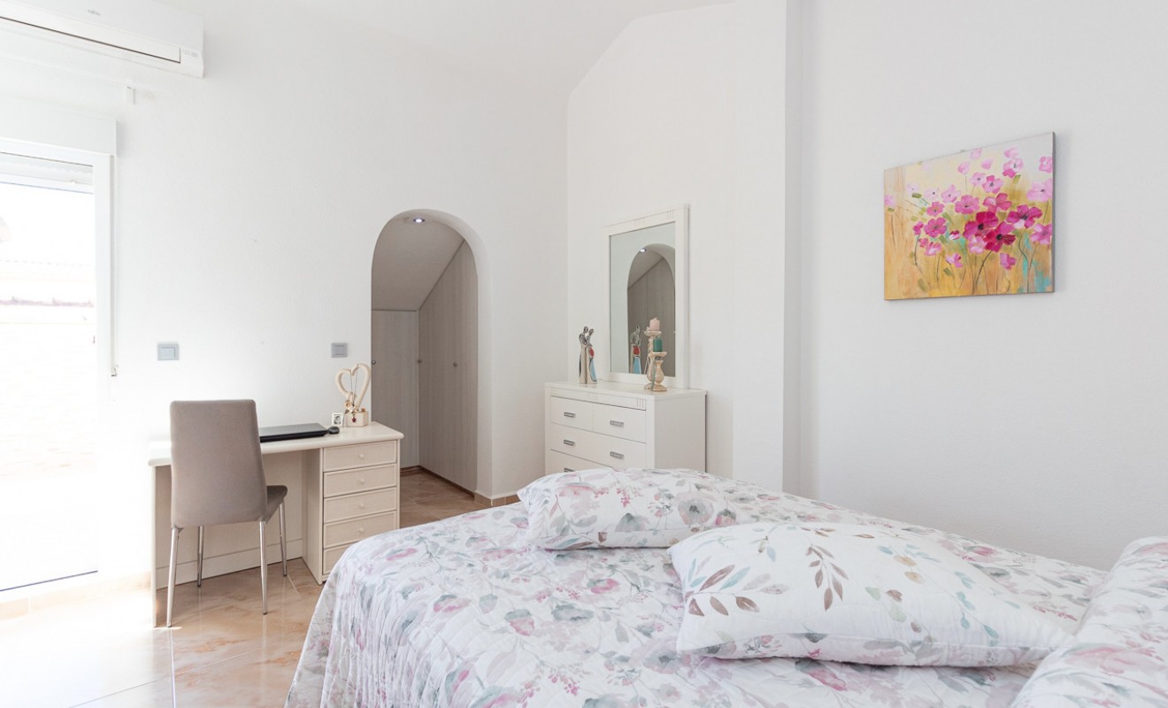 Wederverkoop - Semi Detached Villa - La Zenia