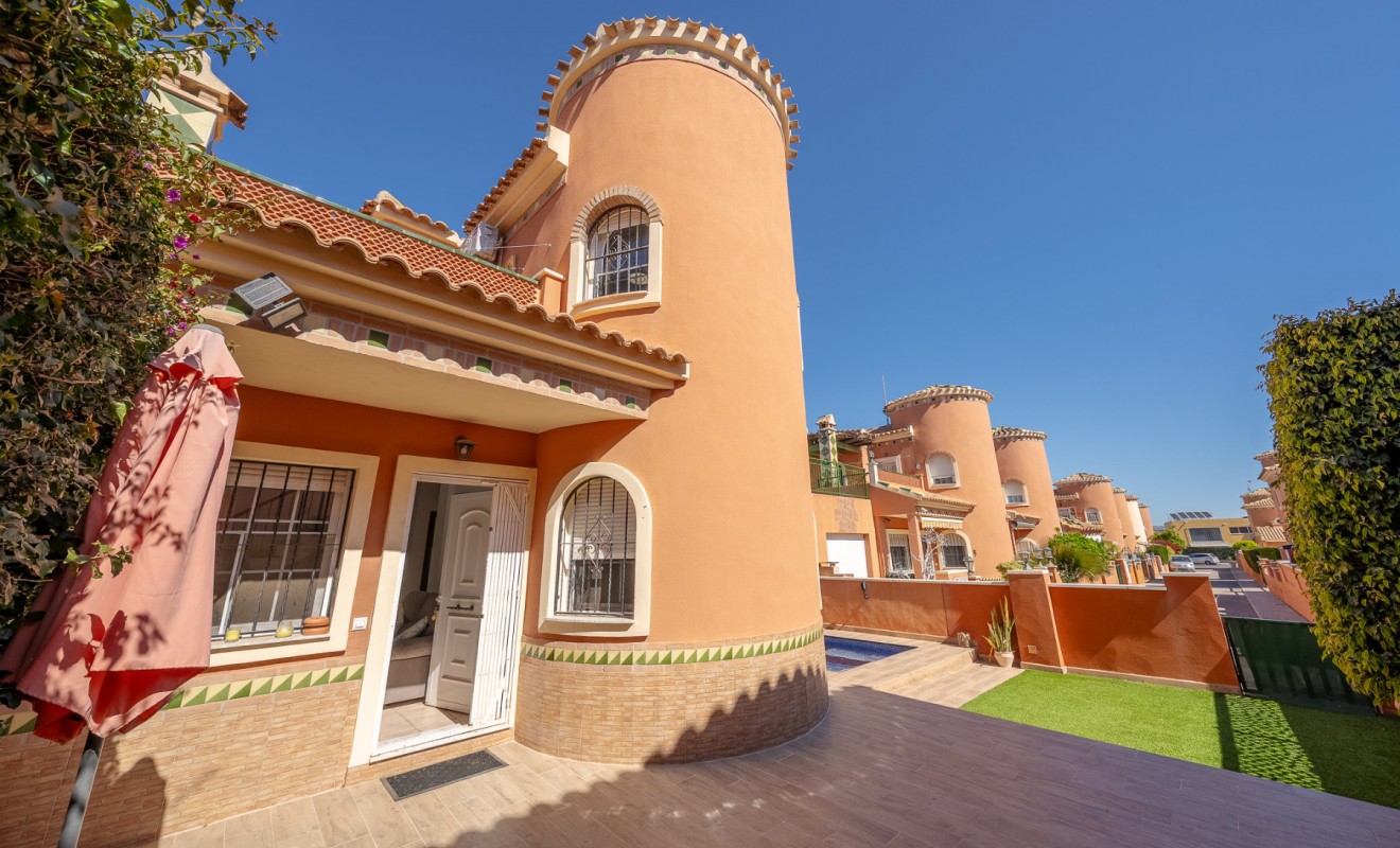 Wederverkoop - Villa - Playa Flamenca - Sportcentre
