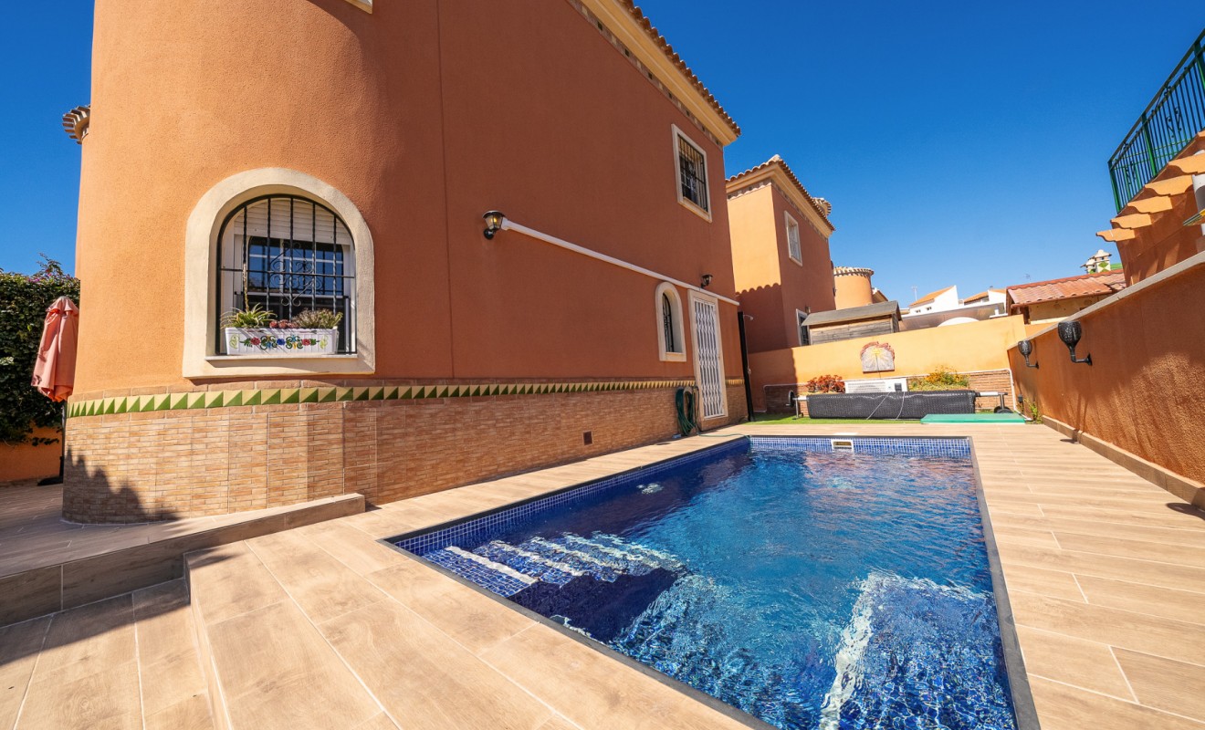 Wederverkoop - Villa - Playa Flamenca - Sportcentre