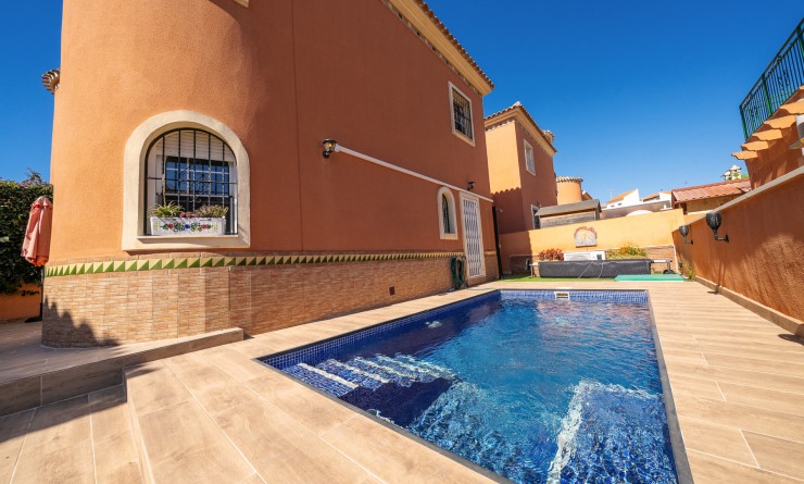 Wederverkoop - Villa - Playa Flamenca - Sportcentre