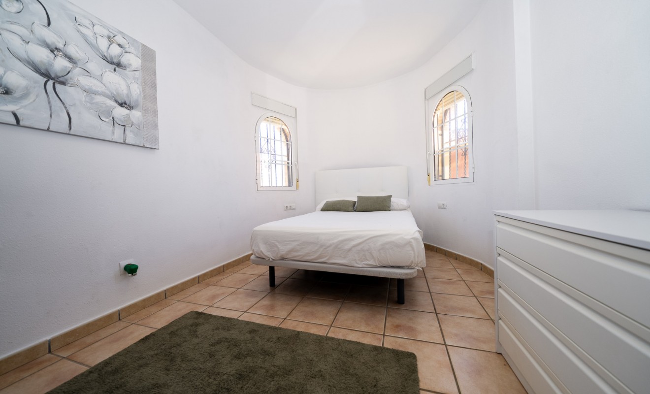 Wederverkoop - Villa - Playa Flamenca - Sportcentre