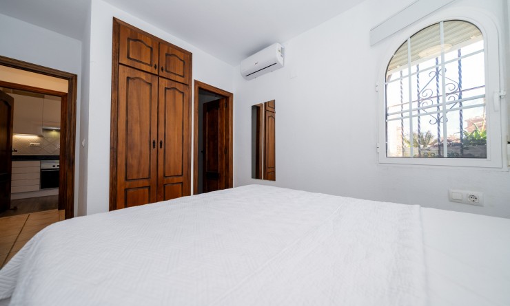 Wederverkoop - Villa - Playa Flamenca - Sportcentre