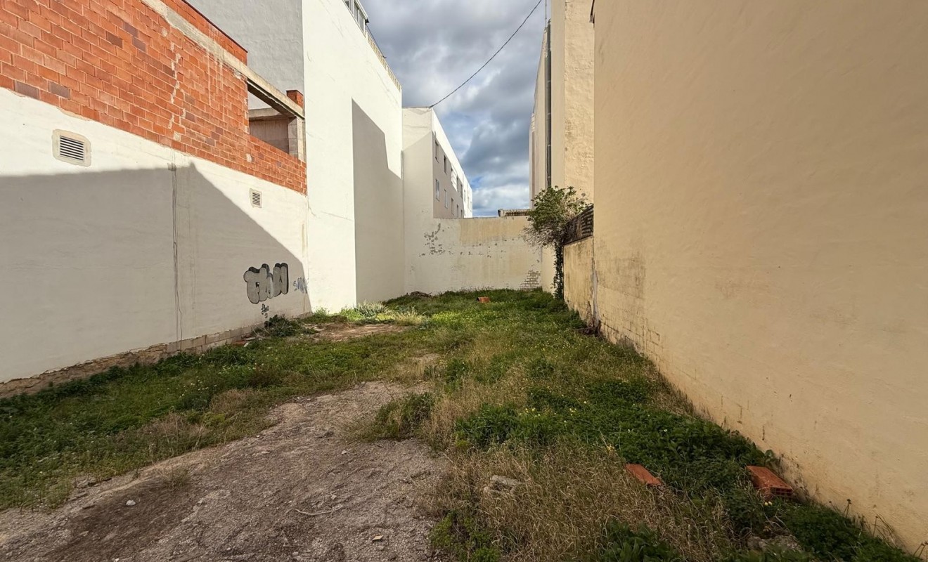 Sale - Plot / Land - Ondara