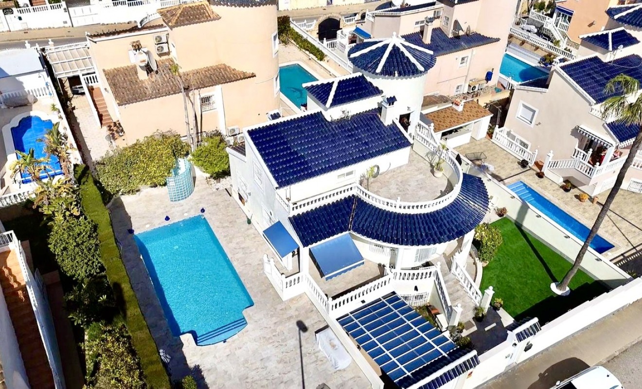 Sale - Villa - Pinar de Campoverde