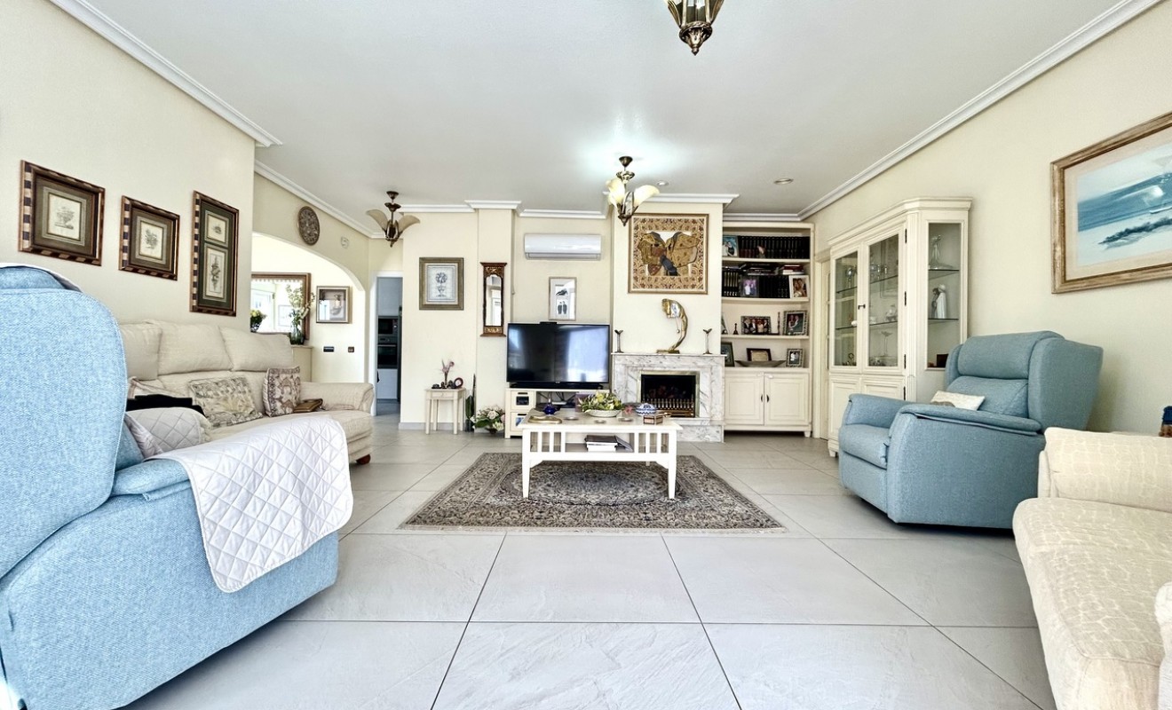 Sale - Villa - Pinar de Campoverde